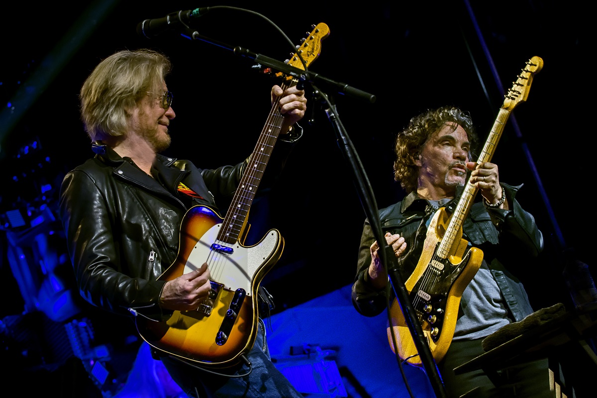 Daryl Hall and John Oates  May 29, 2017   Hoagie Nation Festival   Philadelphia, PA   ©Stuart M Berg  Daryl Hall - Guitars, Keyboards, Vocals  John Oates - Guitars, Vocals Charels DeChant - Saxophone, percussion, Keyboards, Vocals  Eliot Lewis - Keyboards, Vocals  Klyde Jones - Bass, Vocals  Shane Theriot - Guitars, Vocals  Porter Carroll Jr - Percussion, Vocals  Brian Dunne - Drums