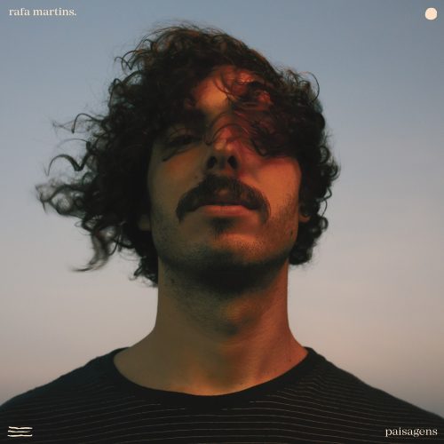 Rafa Martins (Selvagens À Procura de Lei) lança álbum solo “Paisagens” e clipe “Café”