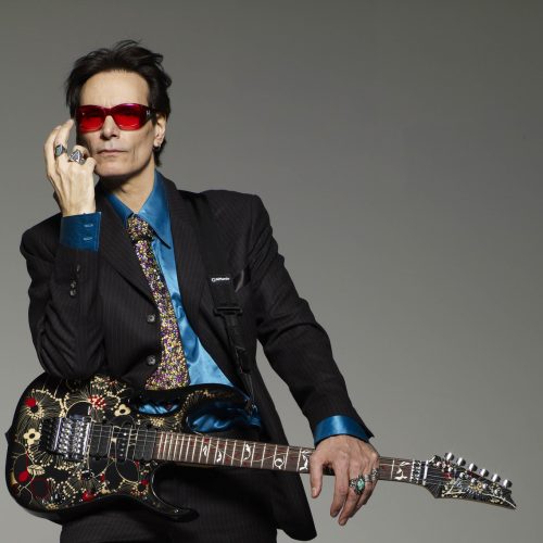 Mira las fotos de la llegada del guitarrista Steve Vai en Perú